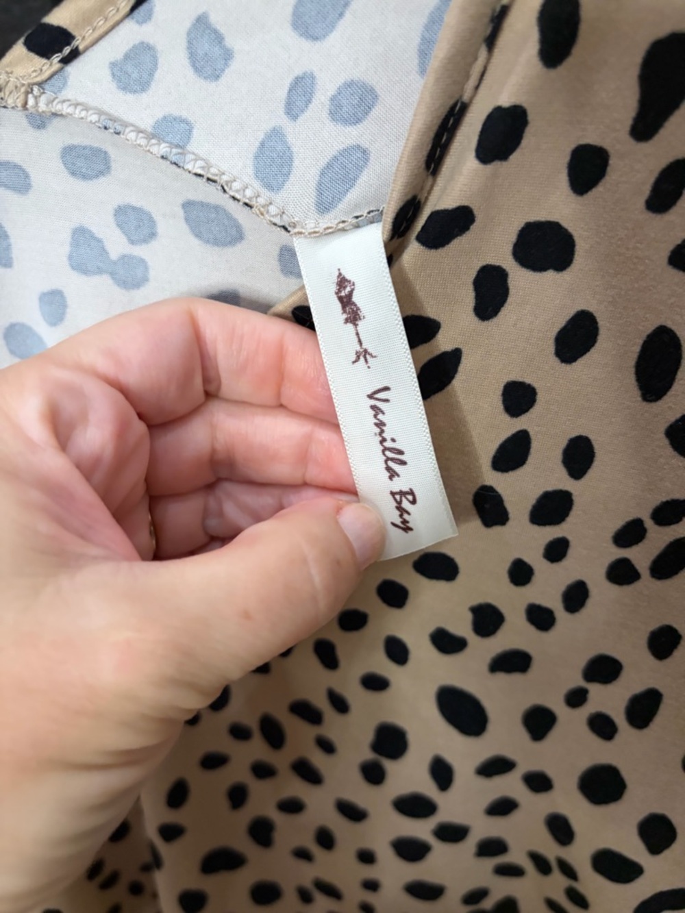 Tan and Black Dalmatian Print V Neck Dress Size Medium - Picture 12 of 13